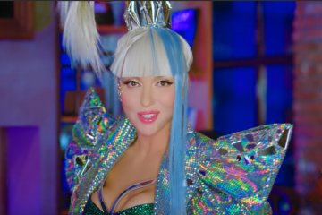 Оля Полякова