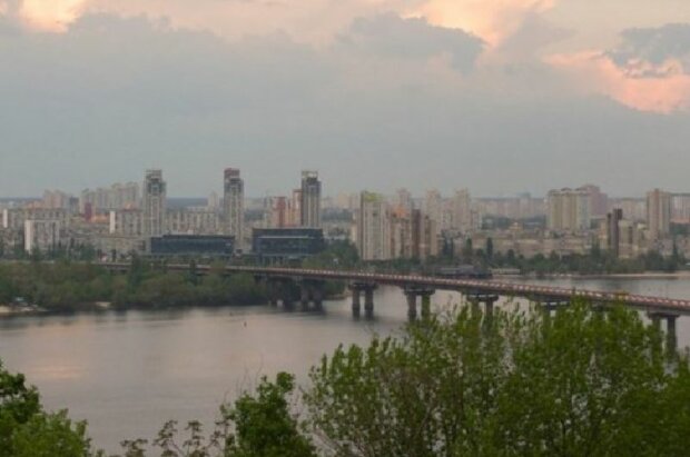 Ясного неба не увидите: непогода не оставит Киев 2 июня, подробности