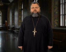 Священник УПЦ пояснив, чому не можна знімати натільний хрестик