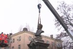 Демонтаж памятника Пушкину. Фото: скриншот YouTube-видео