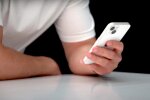 Смартфон. Фото: YouTube, скрин