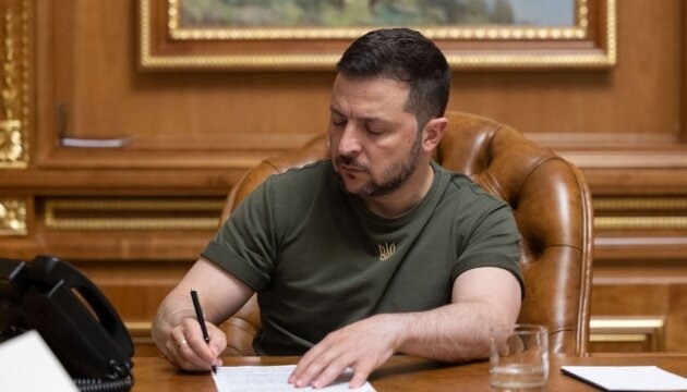 Президент Зеленський підписує указ про державні нагороди