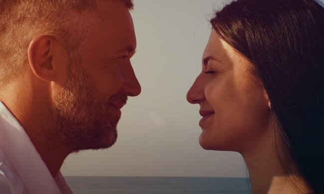 Сніжана та Сергій Бабкіни. Фото: скріншот YouTube-відео