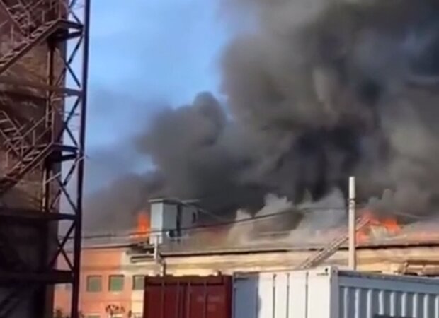 Пожар на заводе рф. Фото: скриншот Telegram--видео