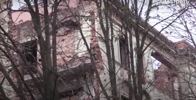 Днепр колотит: обломки старого дома похоронили под собой мужчину. Спасло настоящее чудо