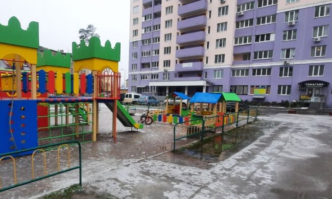Багатоквартирний будинок. Фото: Стіна