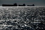 Теневой флот РФ: нефтяные танкеры создают риск экологической катастрофы