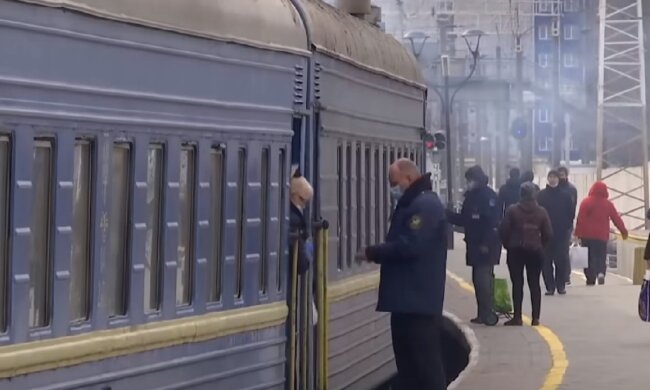 Поезд «Укрзализныци». Фото: YouTube, скрин