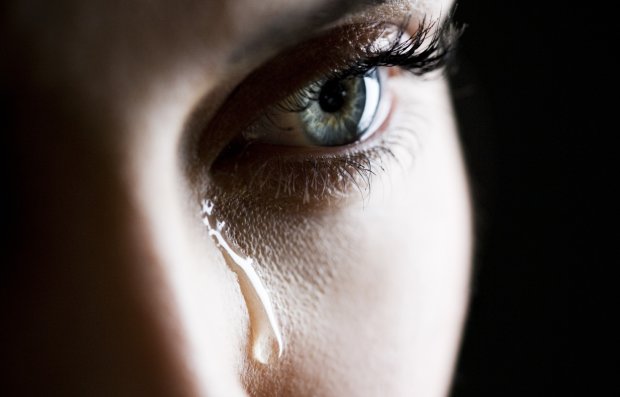 Нужно чаще плакать: ученые рассказали о пользе слез