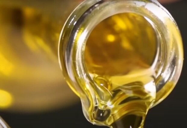 Растительное масло. Фото: скриншот YouTube-видео