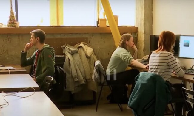 Робота для ВПО: які вакансії та зарплати пропонують у різних областях