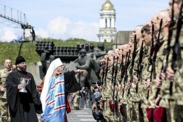 Священникам УПЦ разрешили пастырскую опеку военнослужащих - комментарий юротдела