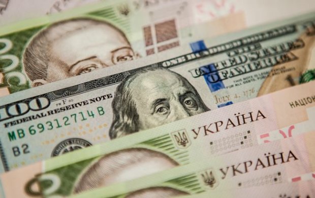Доллар - сбитый летчик: украинцы в панике от курса на пятницу, выходные и прогноза на 2020 год