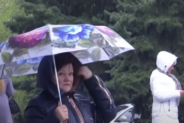 Дощ. Фото: скріншот YouTube-відео