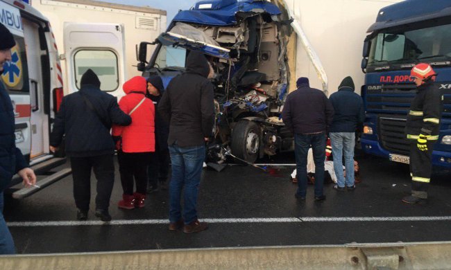 В Черкасской области столкнулись 11 транспортных средств, фото: bigmir.net