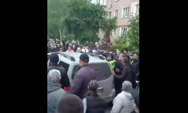 У Кам'янці-Подільському відбулася бійка 100 місцевих жителів з ТЦК - відео. Фото: Telegram