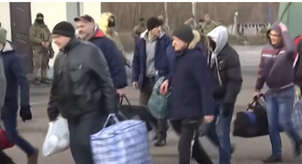 Украинцы в русском плену. Фото: скрин видео ТСН