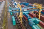 Вантажні вагони Укрзалізниці на станції