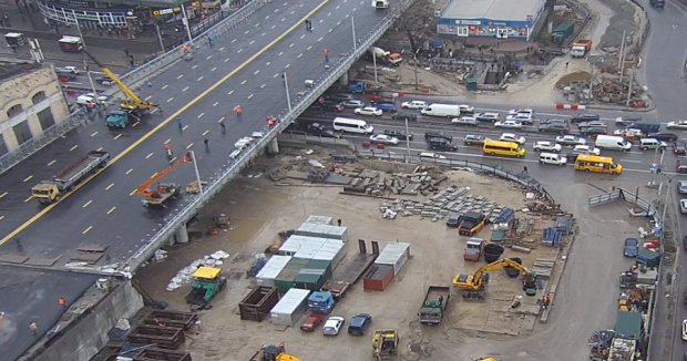 В Киеве тестируют новый мост, фото: скриншот с YouTube