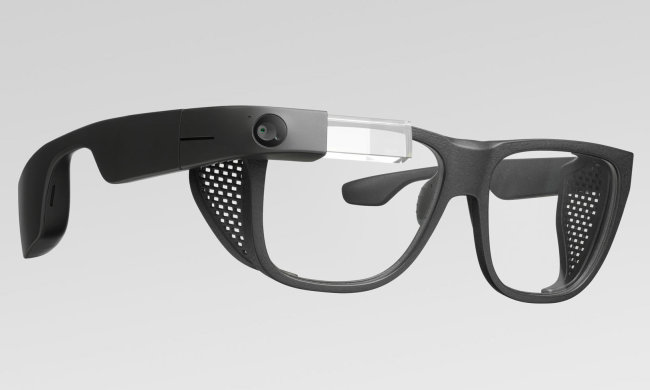 Невероятное изобретение: ученые сделали уникальные очки, подойдут всем