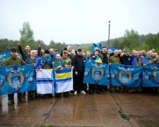 15 травня відбувся перший етап обміну військовополоненими в рамках 1000 на 1000 на рідну землю повернулось 205 захисників України. Фото: МВС та зі сторінки Прем'єр-міністра