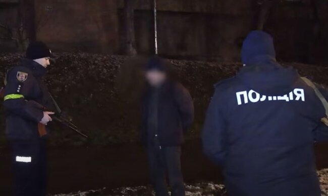 Поліція України у комендантську годину. Фото: скріншот YouTube-відео