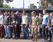 Техосмотр, ВЛК, мобилизация ВПЛ - какие изменения введут с июня. Фото: скриншот YouTube-видео