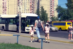 В Киеве отменят бесплатный проезд в общественном транспорте. Фото: YouTube