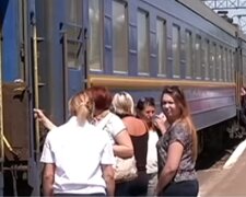 Безопасность пассажиров в поездах УЗ улучшат. Фото: скриншот YouTube