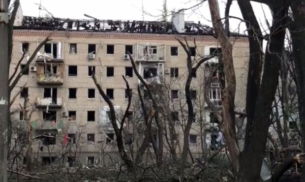Наслідки ракетної атаки рф по Миколаєву. Фото: скріншот Facebook-відео