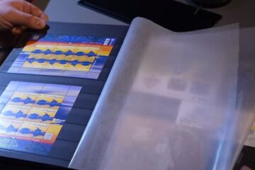 Поштова марка. Фото: скріншот YouTube-відео