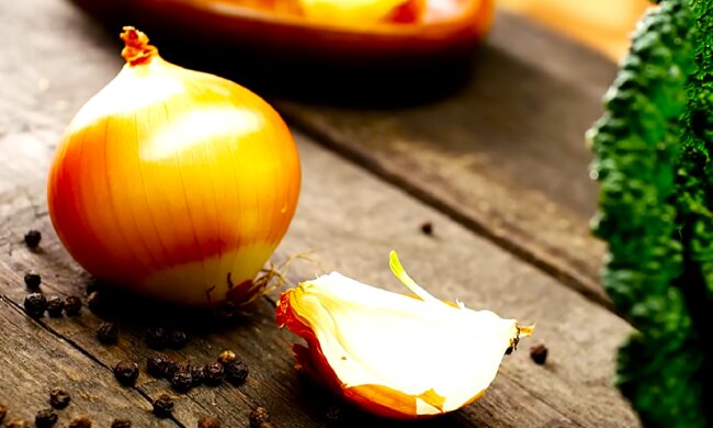 Лук. Фото: YouTube