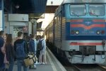 "Укрзализныця" запускает дополнительные поезда. Фото: youtube
