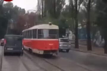 Трамваи не едут, домой добраться невозможно: Киев застрял в вечерних пробках