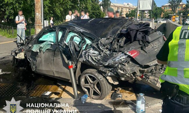 Кадр з камери відеоспостереження моменту ДТП у Києві на Солом'янці