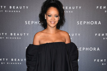 Дерзкая Рианна потрясла поклонников откровенным фото в белье