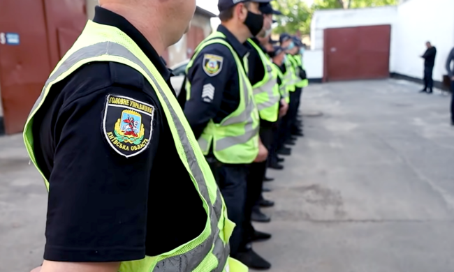 За що поліція може зупинити українських водіїв. Фото: YouTube