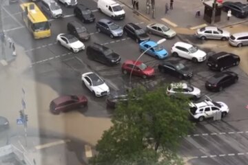Авария в Киеве. Фото: скриншот YouTube-видео