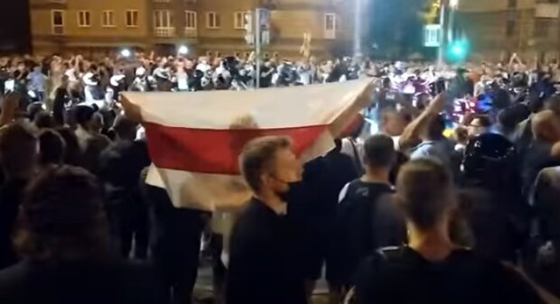 Протесты в Минске. Фото: скриншот YouTube