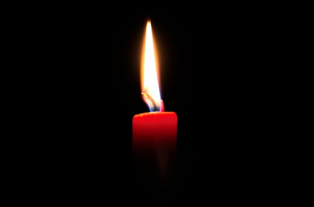 Траурная свеча. Фото: скиншот YouTube