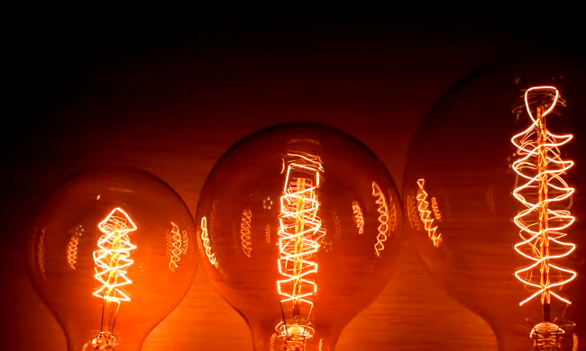 В Укрэнерго уточнили графики отключений электричества на вторник, 4 ноября. Фото: YouTube