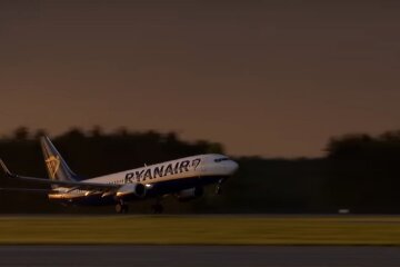 Літак Ryanair. Фото: YouTube, скрін