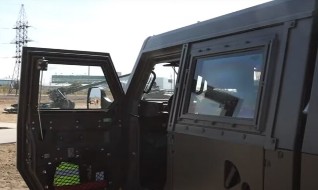 Бронеавтомобіль Iveco LMV. Фото: скріншот YouTube-відео