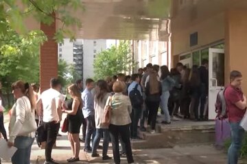 Абитуриенты. Фото: скриншот YouTube-видео