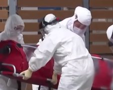 На круизном лайнере еще у двух украинцев обнаружили опасный коронавирус, фото: Скриншот YouTube