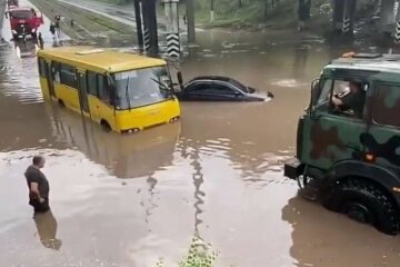 При малейшем ливне - потоп: в Киеве ливневки не ремонтировали годами, Кличко признался