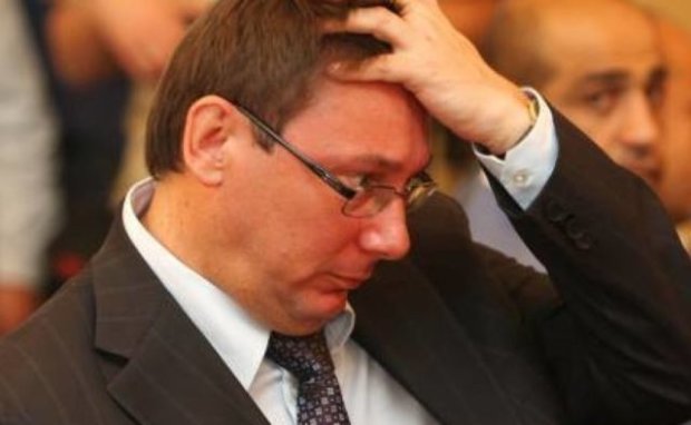 Луценко готов сотрудничать: рассказал, что может выдать президенту Зеленскому