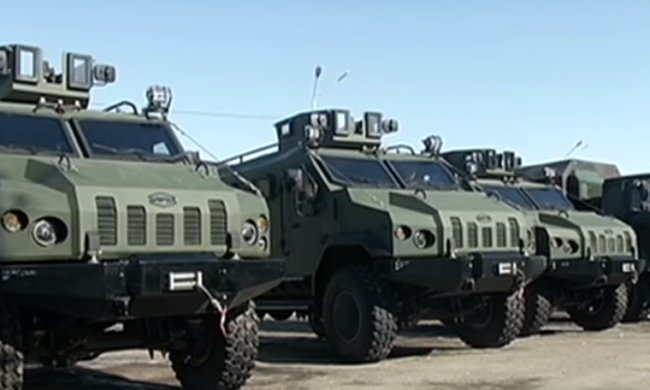 Для Нацгвардии купили 40-летние шины, скриншот YouTube