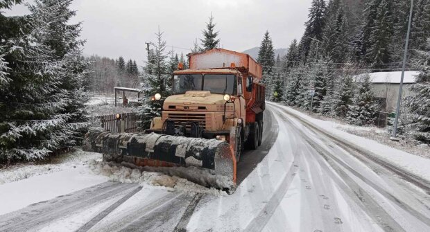 Багато областей засипало снігом, стихія не зупиняється. Фото: ТГ