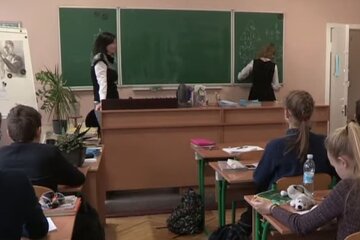 Урок у школі. Фото: скріншот YouTube-відео